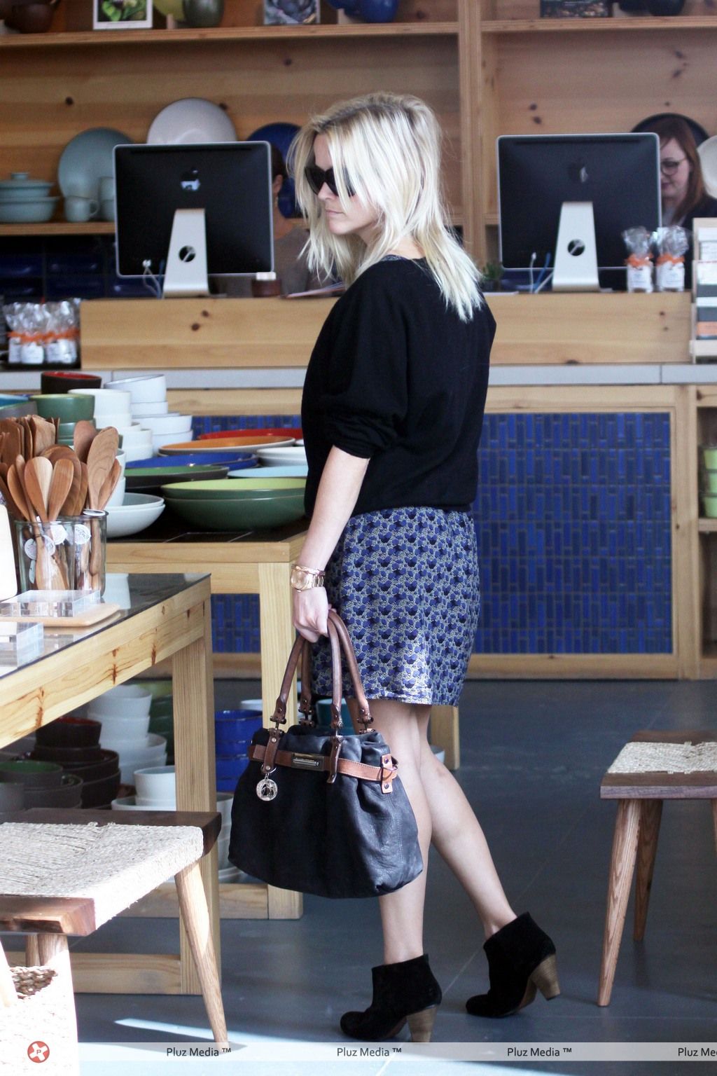 Reese Witherspoon out shopping in West Hollywood | Picture 107080